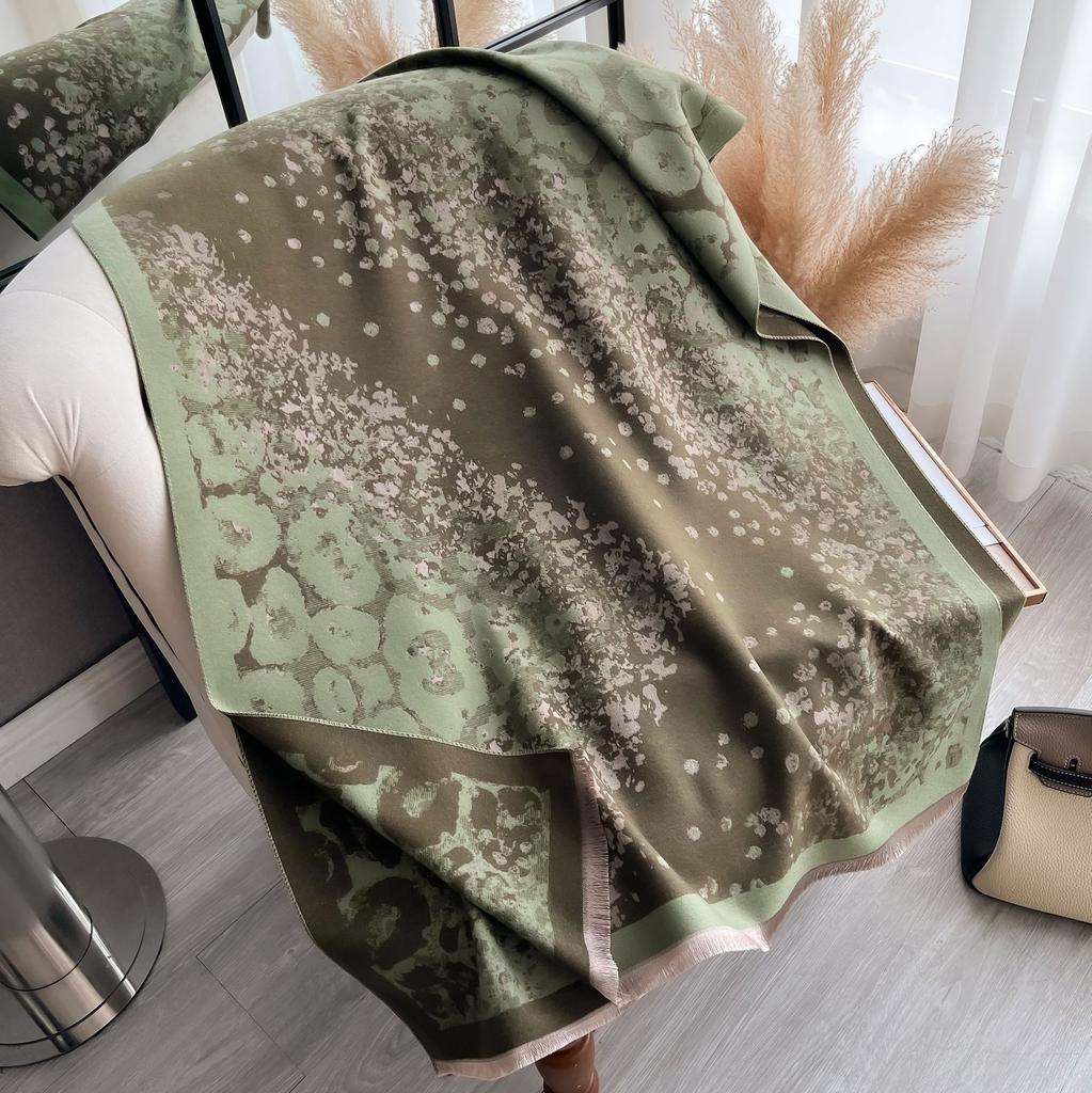 Warm Winter Scarf for Women Luxury Leopard Pashmina Shawls Thick Cashmere Blanket Chunky Stoles Lady Elegant Poncho Bufanda