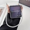 Элегантный чехол для телефона Samsung Z Flip7 с узором «Водяная рябь» - Ударопрочный, складной, с ремешком-шнурком против потери и прочным жестким чехлом из поликарбоната