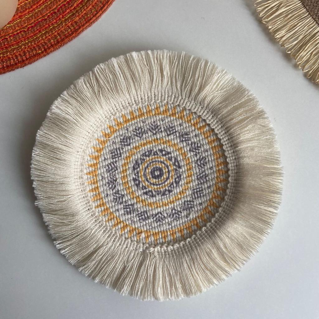 Set of 4 Boho Woven Round Placemat Handmade Table Mats Woven Jute Tassel Mat RetroTable Decor Fringe Coffee Mat Fur Ball Dining Mat Pompom Home Decor