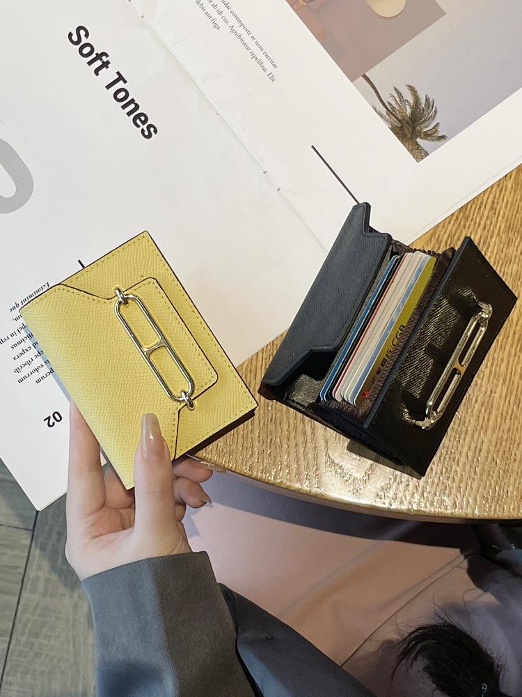 2025 Женский держатель для карт из натуральной кожи: Стильная, изысканная сумка для ID с множеством отделений и антимагнитной коровьей кожей.