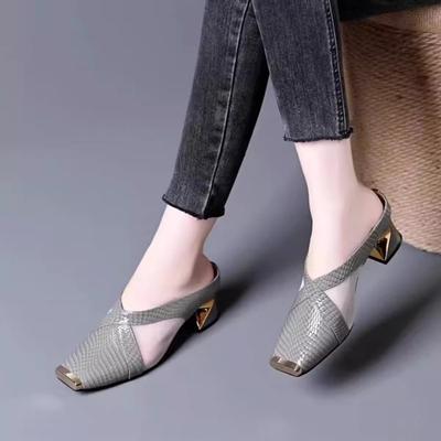 Лето 2025 новые полушлепанцы из крокодиловой кожи женская модная железная головка толстый каблук удобные универсальные высокий каблук уличные сандалии