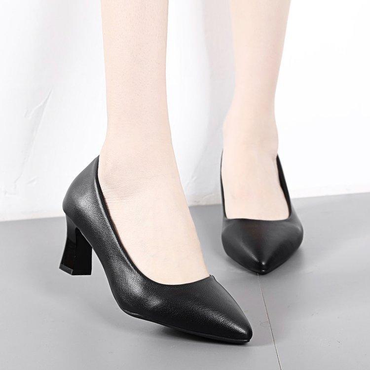 Coarse heel leather surface single shoes women's pointed head thin heel high heels spring 2025 new black dress medium heel work shoes