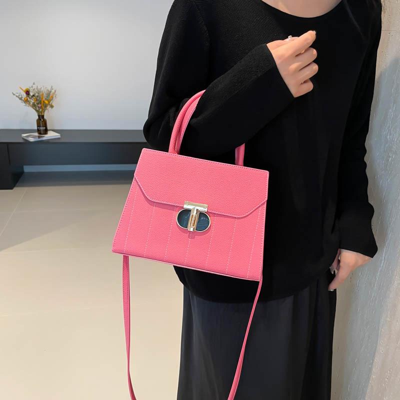 Women's Bag 2025 New Foreign Style Portable Small Square Bag Casual European and American Niche Design Large Capacity Shoulder Messenger Bag