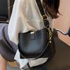Popular Bag Women 2025 New High-end Fashion Portable Bucket Bag Large Capacity Versatile Shoulder Messenger Bag