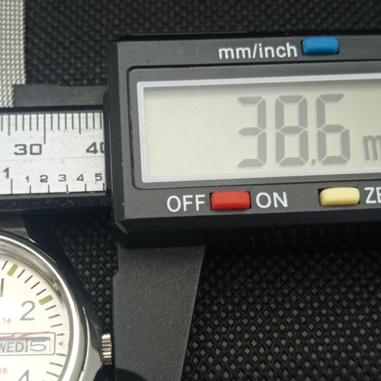 USED VINTAGE SEIKO 5 AUTOMATIC JAPAN MENS DAY/DATE SILVER WATCH 621c-a415306-2 SKU621c-a415306