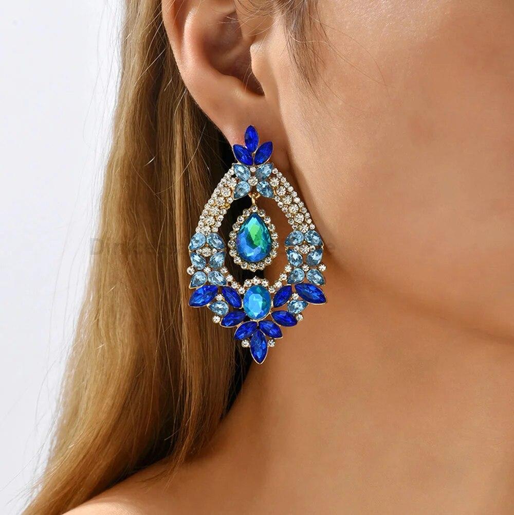 Модные многоцветные блестящие кристаллы, очаровательные вечерние эффектные ювелирные изделия, тренд, роскошный дизайн, необычный декор, серьги-гвоздики для женщин, подарок