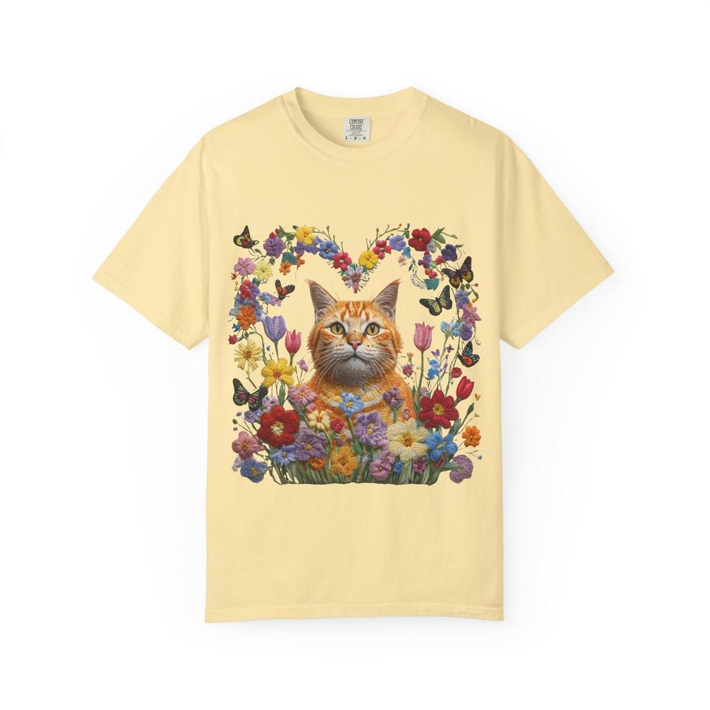 Футболка Comfort Colors с причудливым котом и цветами. Идеально для любителей кошек. Весенний наряд