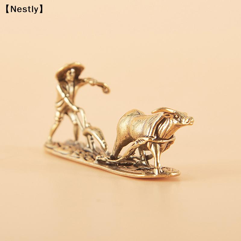 1 Piece Vintage Home Ornament Collection Of Tea Pet Brass Carving Handholds Metal Crafts Old Farmer Cow Living Room Decor