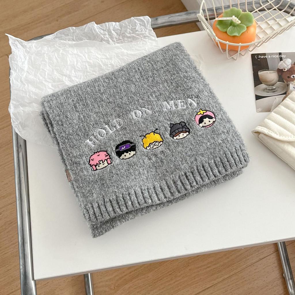 Autumn and winter knitted scarf women's wool cartoon embroidery Korean version knitted wool warm versatile Internet celebrity couple scarf