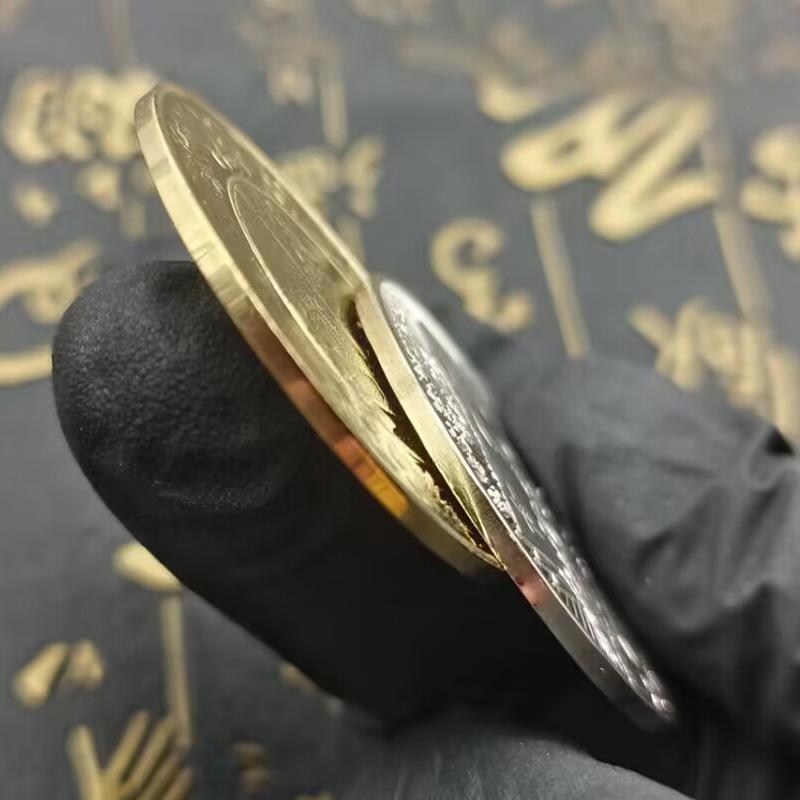 В ознаменование 90-летия победы Великого Похода Красной Армии commemorative items such as badges, metal craft gifts, event gifts