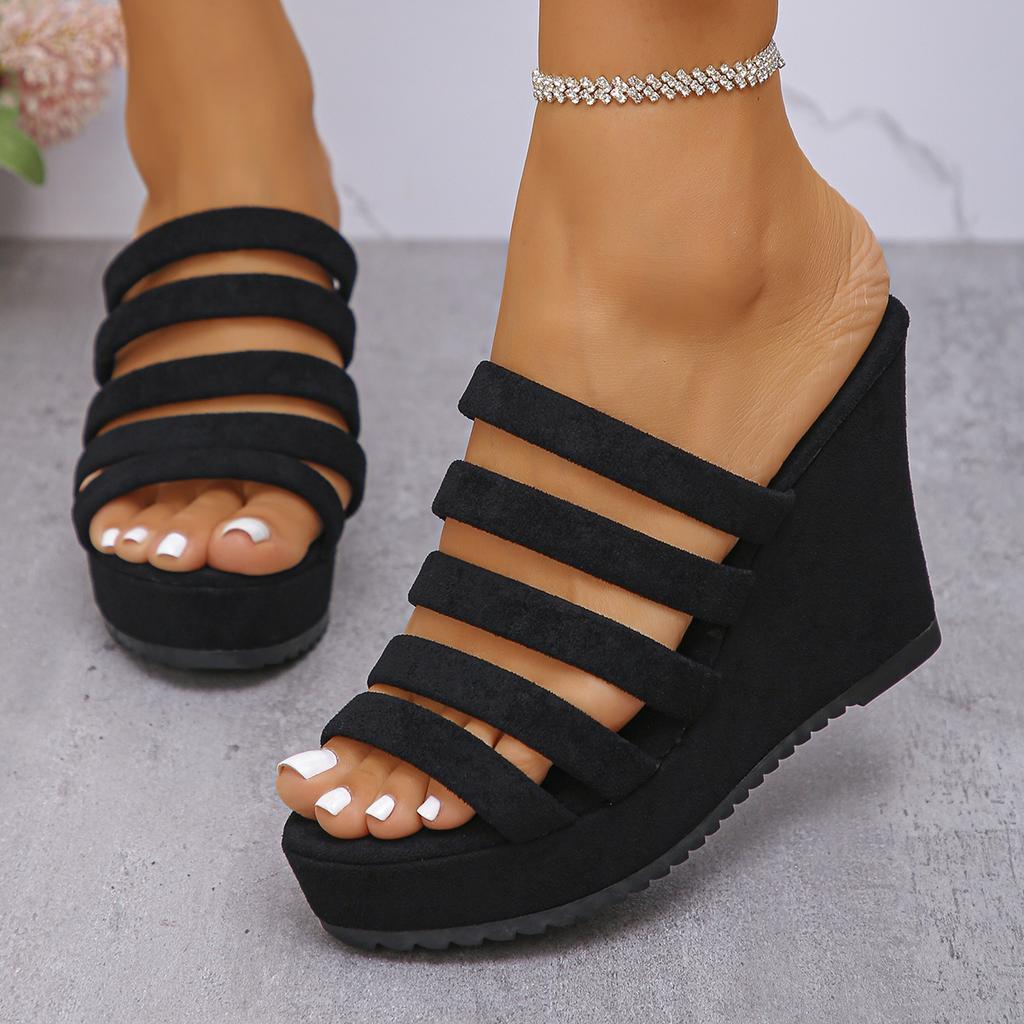 Мода Новая Мода Золотые Босоножки на Танкетке для Женщин Летние Плетеные Ремешки Массивные Босоножки на Платформе Женские Толстая Подошва Нескользящие Пляжные Шлепанцы