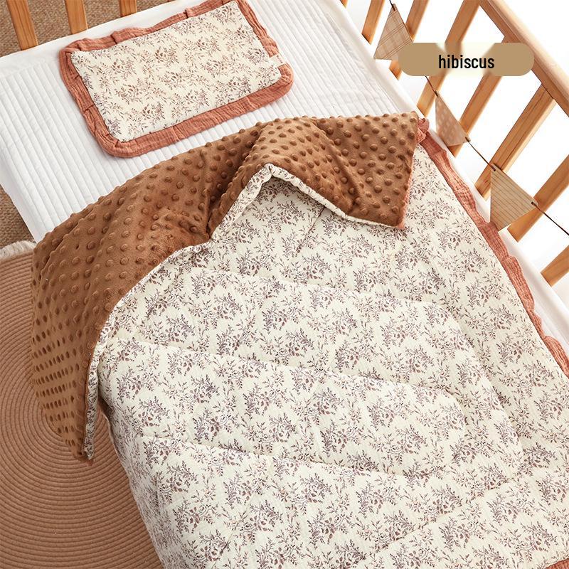 Three-Piece Pure Cotton Baby Bedding Set - Bean Cover Blanket, Cloud Pillow, Ruffled Quilt for Spring/Autumn