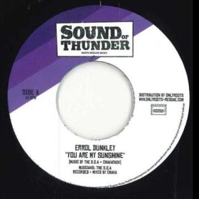 7-дюймовая пластинка ERROL DUNKLEY / ZACHARIE KSYK - You Are My Sunshine / Blowing In Th SOT009 Sound Of Thunde 2023 Франция Регги, Ска и Даб