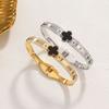 New Bracelet Spring Opening Advanced Clover Fashion Versatile Handpiece