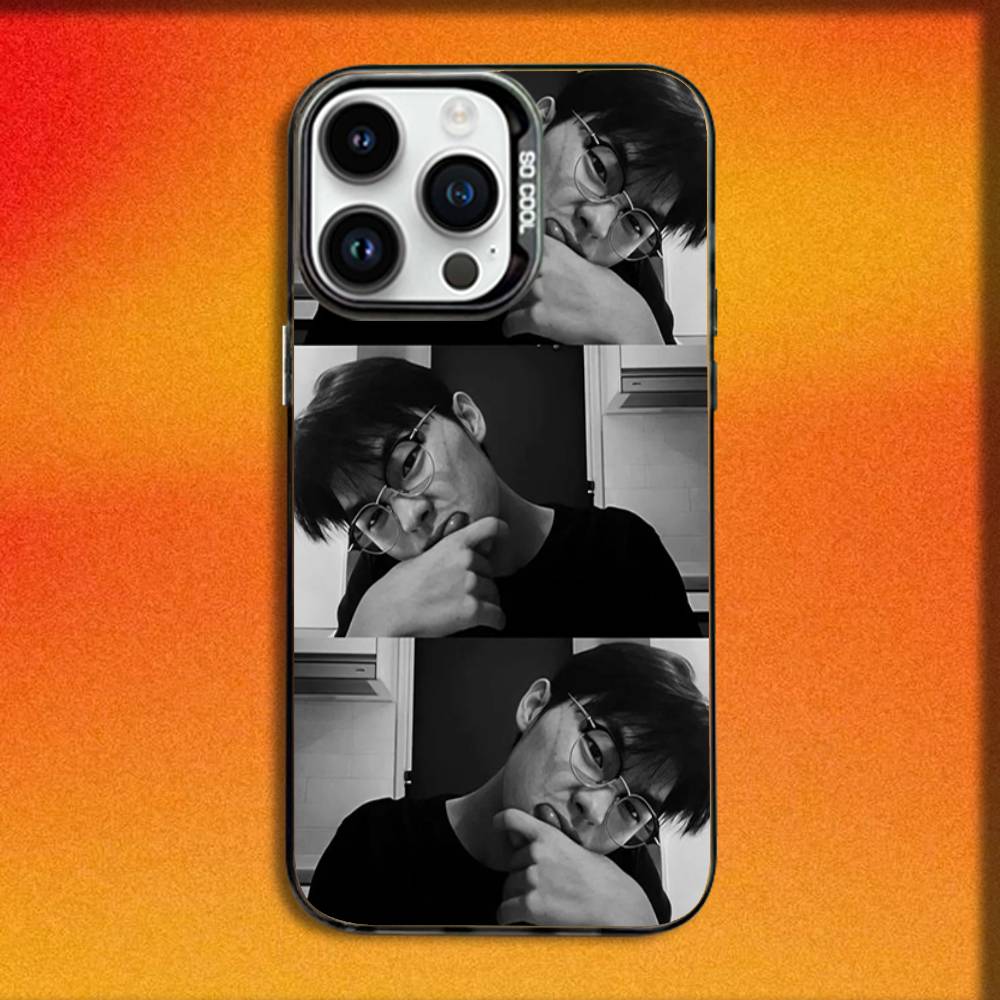 Чехол для телефона с изображением актера Чхве Хён Ука для iPhone 16, 15, 14, 13, 12, 11, Mini, Pro, E, MAX Черный Конфетный Матовый Ударопрочный Чехол