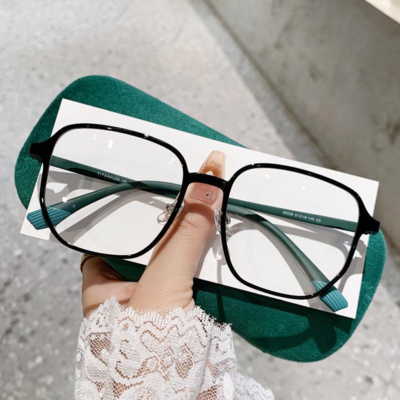 Ultra-Light Anti-Blue Light Square Frame Myopia Glasses For Women'S Advanced Sense Of Whitening Light Tea Large Frame Glasses