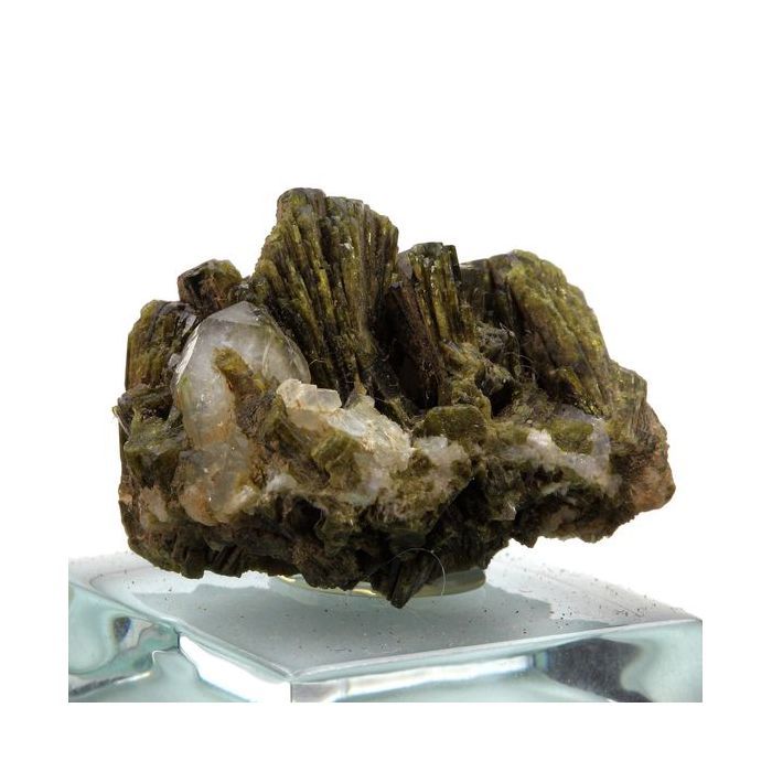 Pierres et Minéraux. Epidote + Quartz. 115.0 ct. Cornillon, Bourg d'Oisans, France..