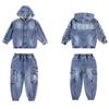 Весенне-осенний джинсовый костюм для мальчиков, джинсовая куртка с капюшоном и джинсы для мальчиков и детей, модный костюм-двойка