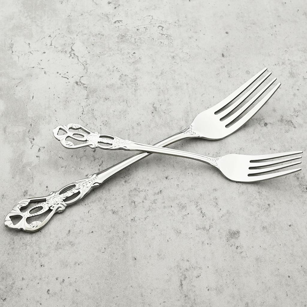 16Pcs Stainless Steel Cutlery Set Vintage Hollow Gold Tableware Knife Fork Tea Ice Spoon Dinnerware Set Wedding Party Silverware