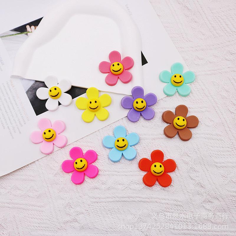 PVC Soft Rubber Patch Accessories: DIY Hair, Shoe & Clothing Decor with Smile & Heart Flowers.