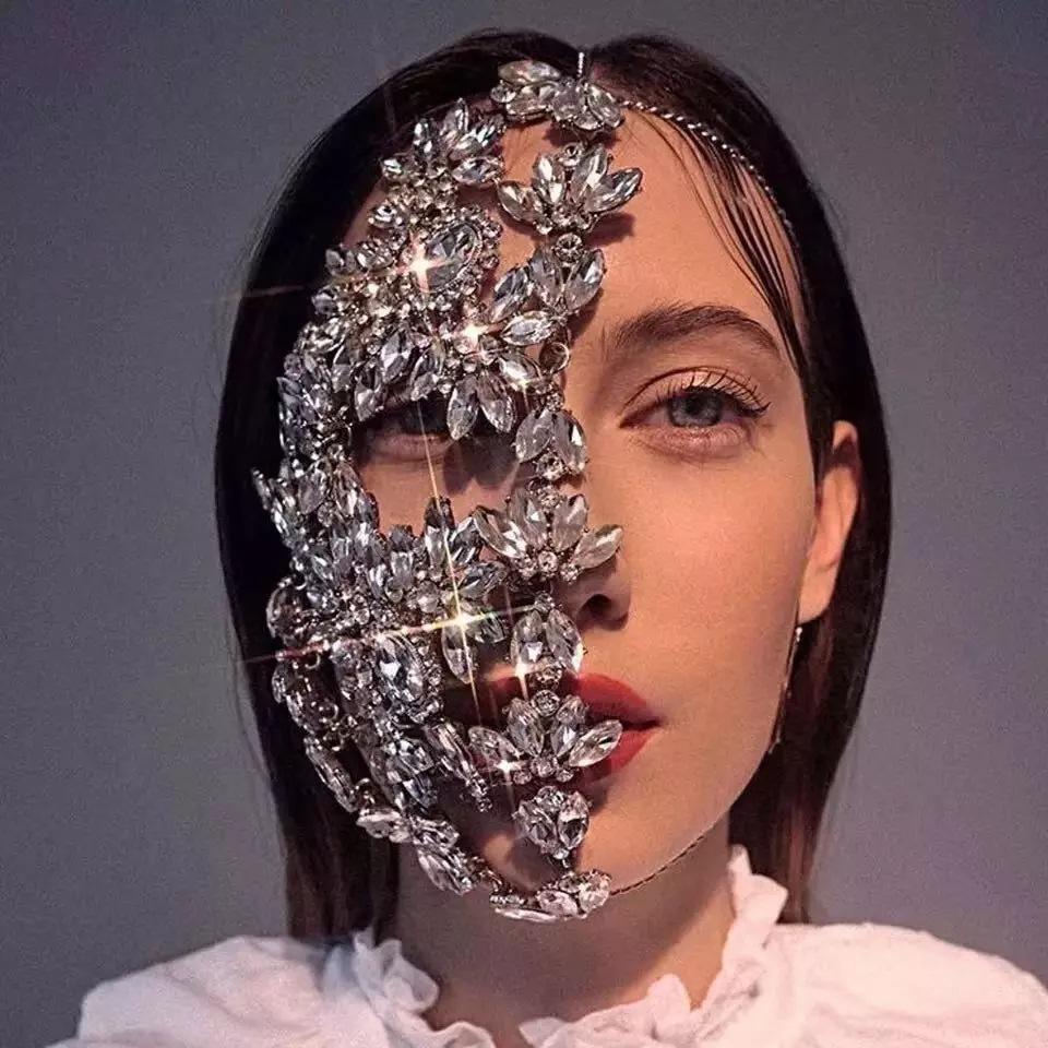 Европейские и американские блогеры в Instagram имеют одинаковые преувеличенные модные стразы Полумаска для лица Хэллоуин Аксессуары для танцев Маска