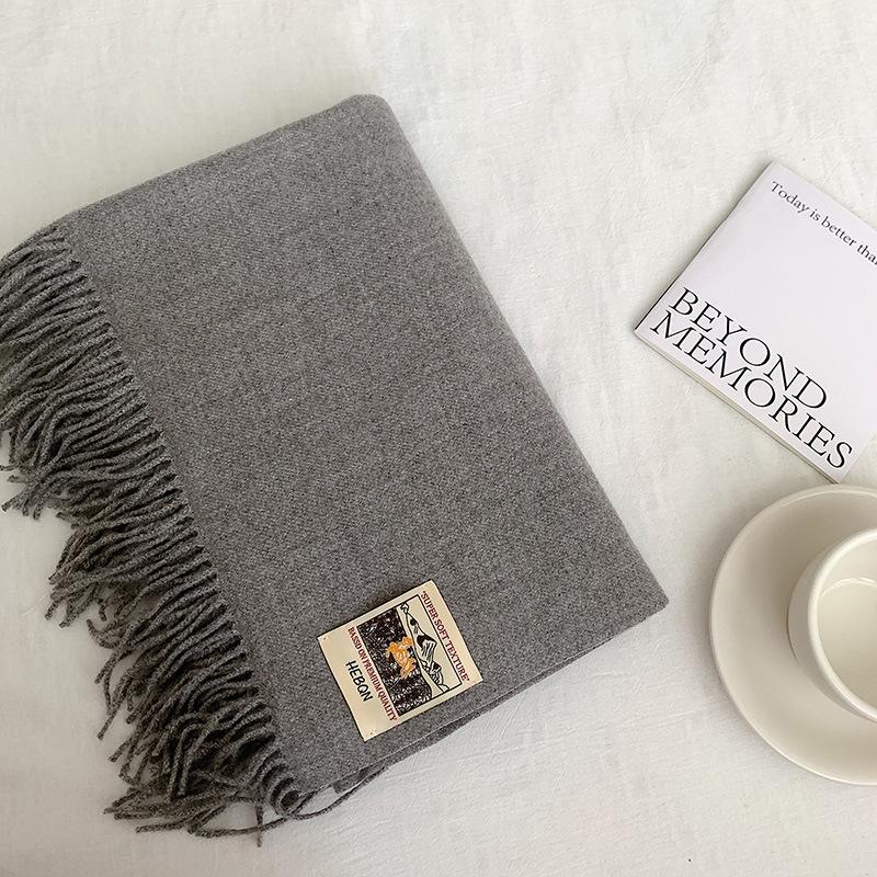 A Winter-specific, All-color, Multifunctional Scarf with A Soft Texture, Resembling The Feel of Cashmere, Providing Warmth and Protection.