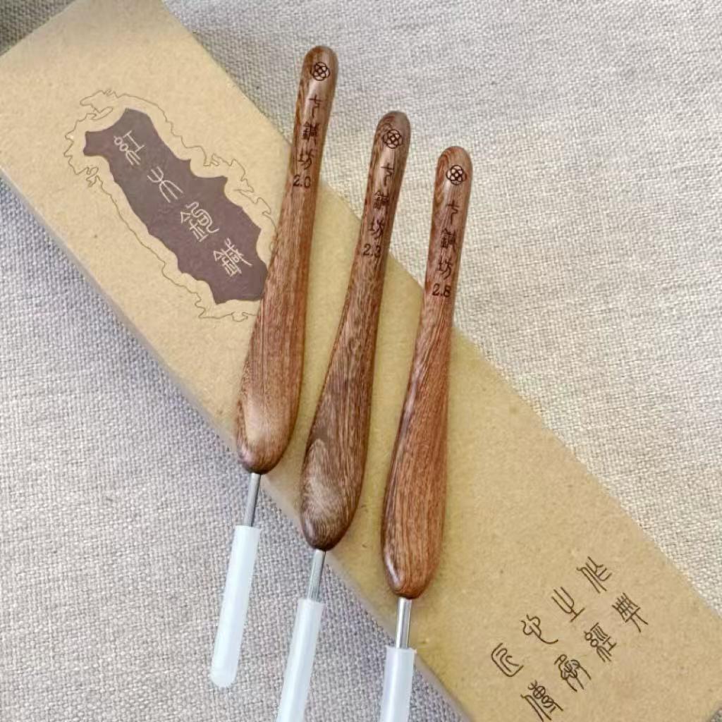 Ручные инструменты для вязания крючком и спицами из шерсти: Круговые спицы из рога быка и дерева