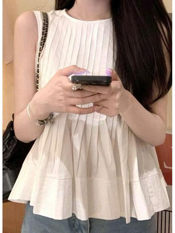 Trendy Summer Sleeveless White Pleated Top for Women