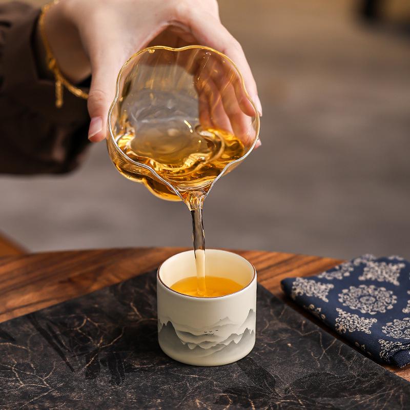 Набор чайных чашек «Горы в стиле тушь»: Мастерские дегустационные чашки кунг-фу для дома и в подарок на мероприятие