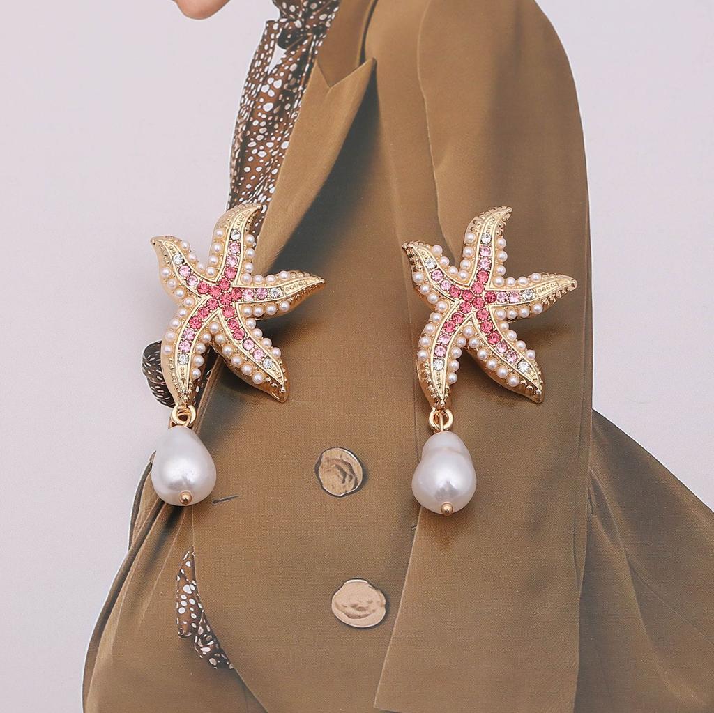 Hot-selling fashion niche beach vacation wind starfish shell personalized stud earrings, zircon simple