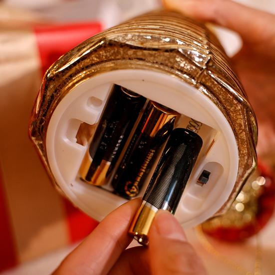 Illuminated Glass Christmas Tree Prelit Christmas Tree Figurine with LED Light Collection Crackled Glass Tree for Home Party