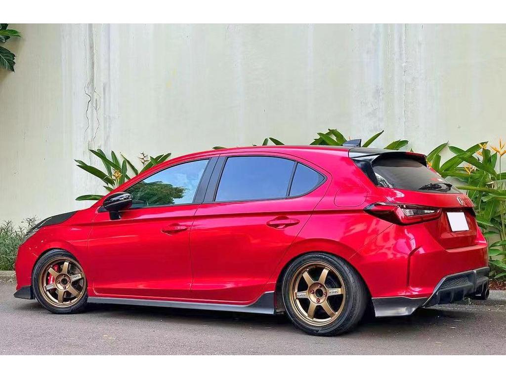 Совместимый задний бампер, диффузор и боковые накладки для моделей Fit Hatchback 20-25