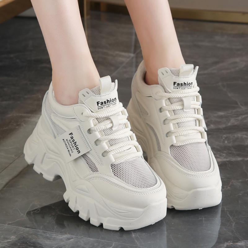 Белые кроссовки на толстой платформе для женщин, модная сетчатая дышащая спортивная обувь, женская удобная толстая подошва, нескользящая обувь для бега