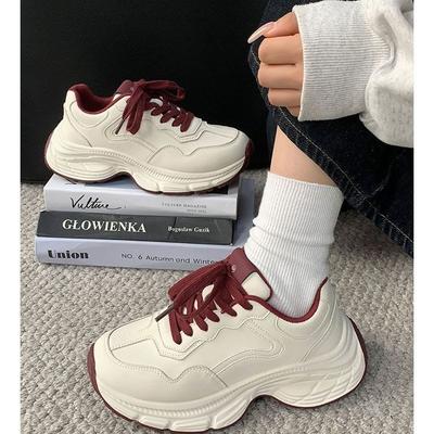 Белые и красные низкие модные молодежные бархатные повседневные кроссовки на толстой подошве в стиле колледжа на шнуровке, папины кроссовки в гонконгском стиле