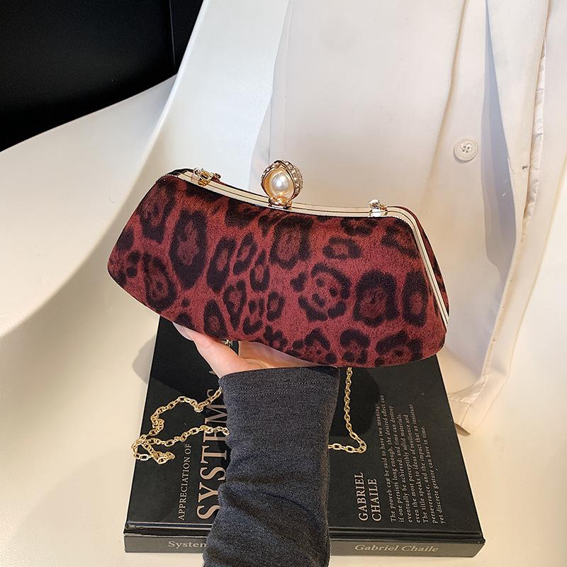 2025 Personalized Fashion Leopard Print Small Bag Women's Dinner Bag Clip Box Bag Mouth Gold Bag Banquet Chain Messenger Bag