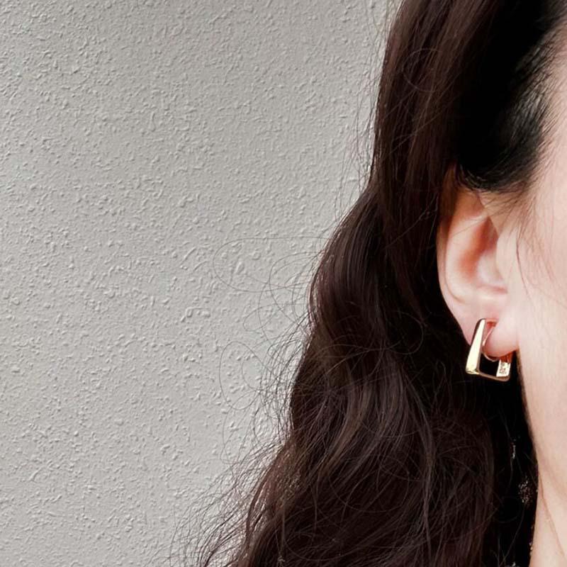 Elegant French Mosquito Coil Ear Clip Earrings - No Piercing Needed, Simple Square Design for Women