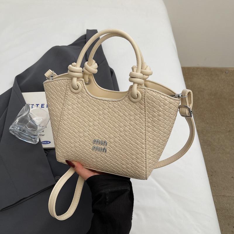 Нишевые плетеные сумки женские новые летние универсальные сумки-мессенджеры модные сумки-тоут сумки-ведра