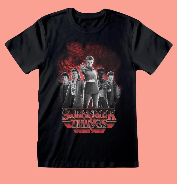STRANGER THINGS - GROUP WITH VECNA BEHIND BW T-Shirt Gildan Unisex