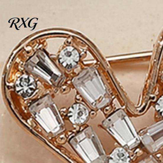 Love Brooch Brooch, with Shiny Rhinestone Decor, Strong Buckle Secure Fit Sturdy Elegant Pin Alloy Classic Heart Shape Versatile Clasp Pin, for Coats