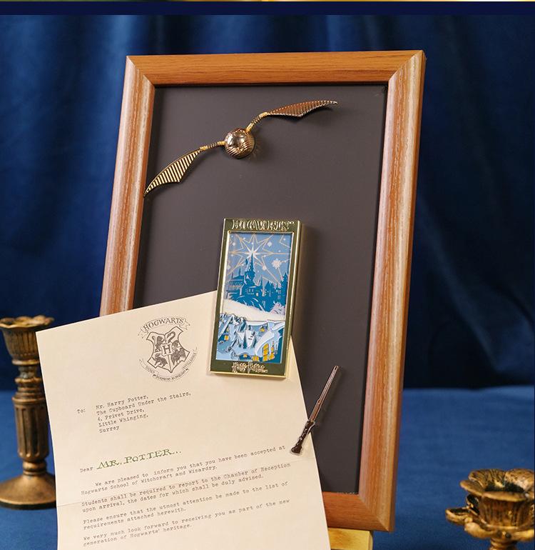 Harry Potter Castle 3D Luminous Quicksand Fridge Magnet - Creative Retro Gift