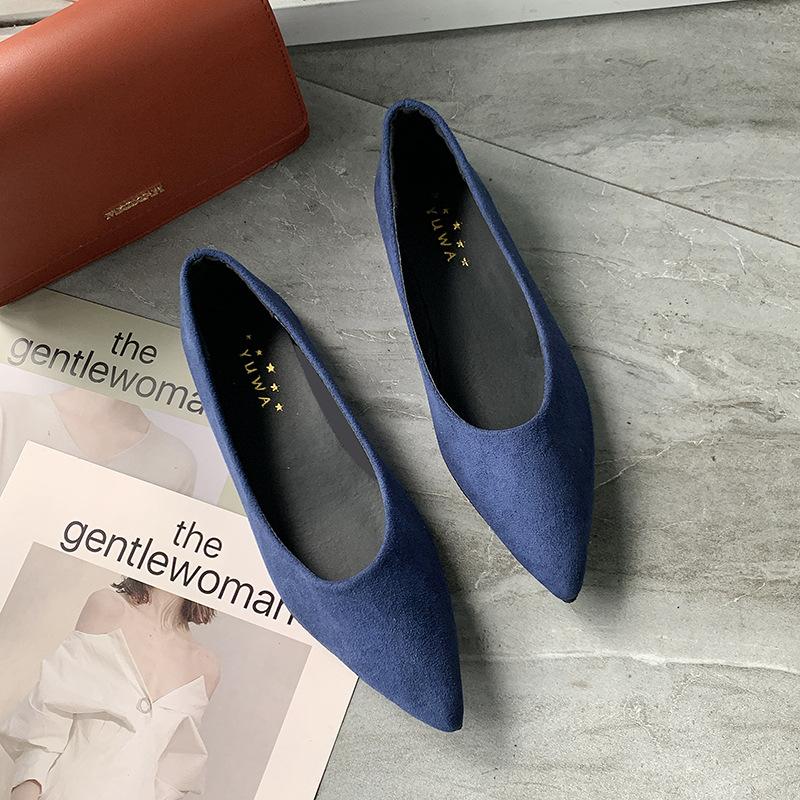 French temperament velvet pointed single shoes women's 2025 spring and summer new shallow mouth high-end niche soft-soled ladyshoes work shoes