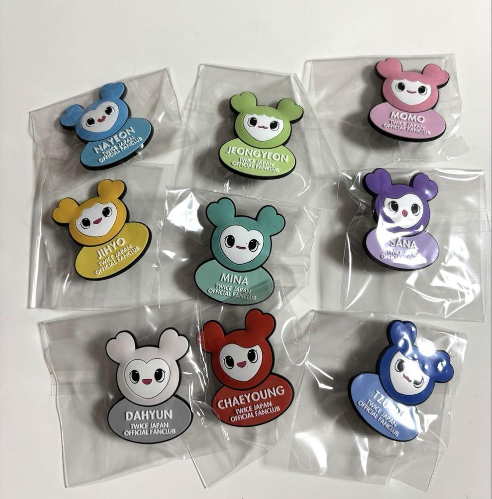 [USED] TWICE Fan Club Benefits