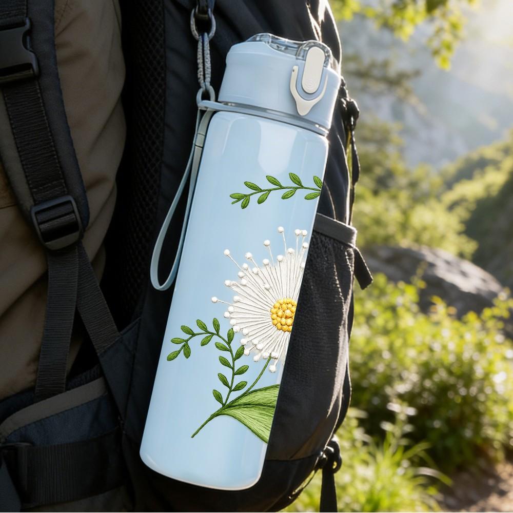 1PC Daisy Flower With Green Leaf Stem Print 750ml Color Plastic Sports Water Bottle Leakproof Flip Straw Lid Suitable for Sports Office Home Use