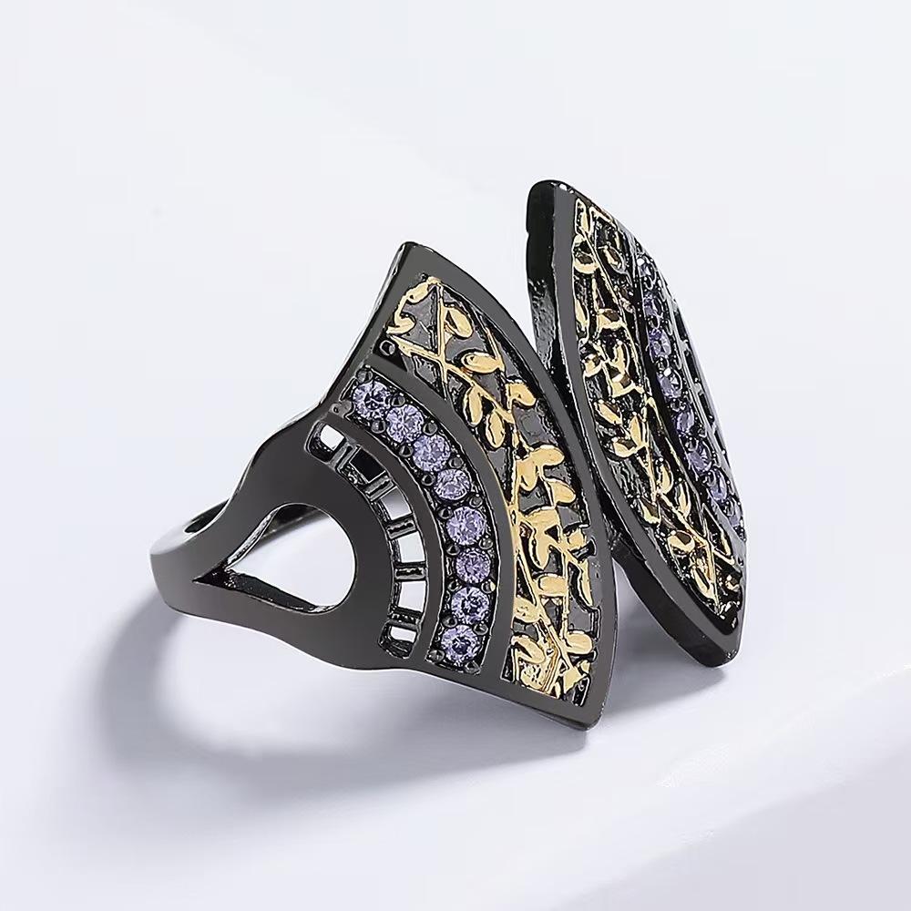 Retro Black Two-tone Ring, Fashionable Fan-shaped Ring, High-value Jewelry