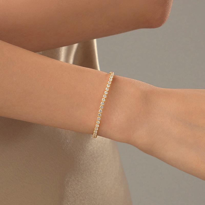 Under the Banyan Tree S925 Silver Diamond-Studded Luxury Bracelet for Women - Exquisite, Trendy, and Sophisticated Jewelry.