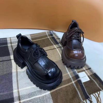 Осень 2025 новая тяжелая промышленность новый цвет лака модный дизайн универсальные маленькие кожаные туфли платформа британский стиль ретро женская обувь