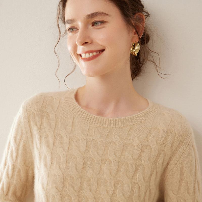 Women's Retro Cable Knit Cashmere Pullover - Soft, Skin-Friendly, Long-Sleeved, Round Neck Base Layer.