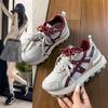 Толстоподошвенные кроссовки «папины» женские 2025 осень новая легкая роскошь взрыв повседневная мода увеличивающие рост спортивные маленькие белые туфли