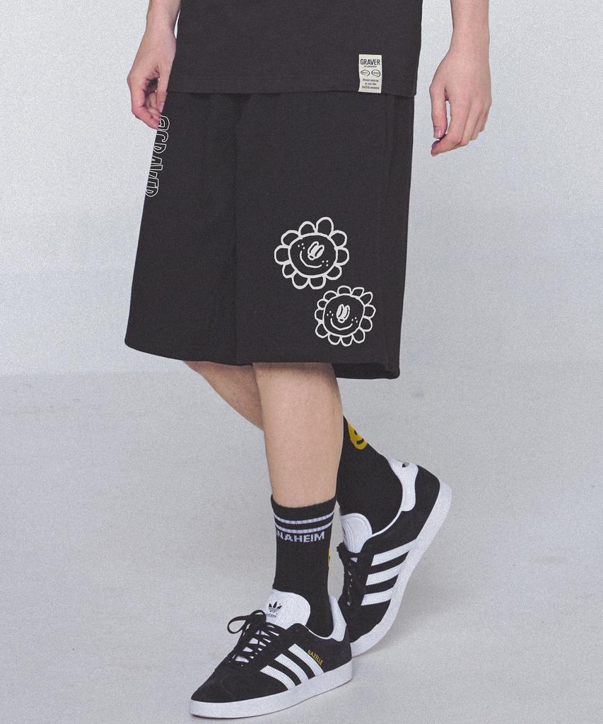 GRAVER [Unisex] Sunflower Drawing Bermuda Training Shorts_Black