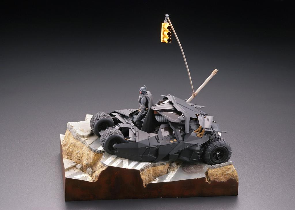 Legacy OF Revoltech Batmobile Tumbler в GOTHAM CITY окрашенный готовый продукт ABS&PVC